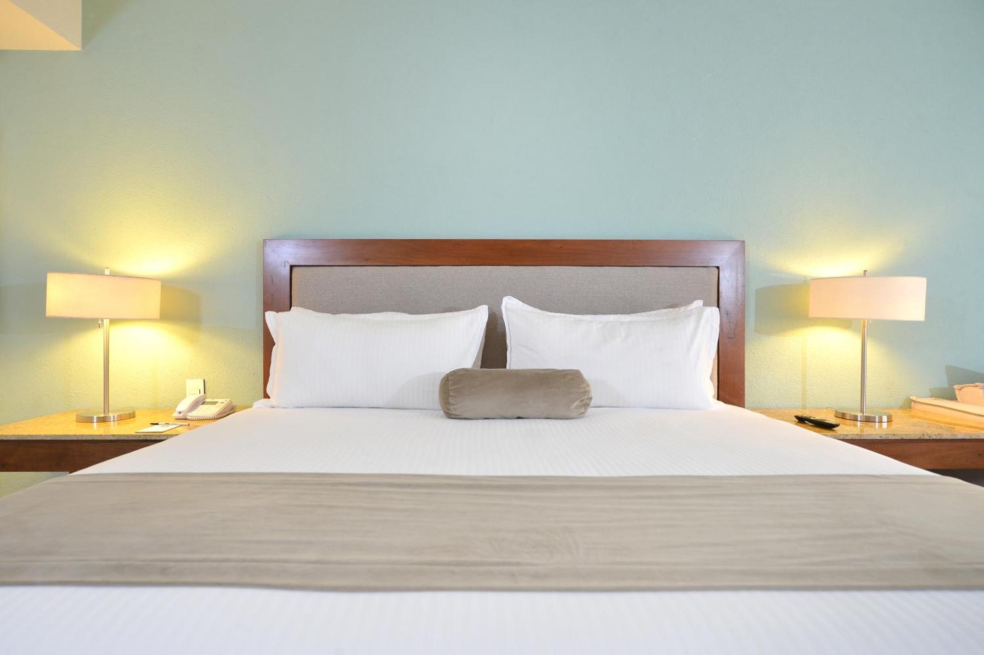 Hb Hotel 4*