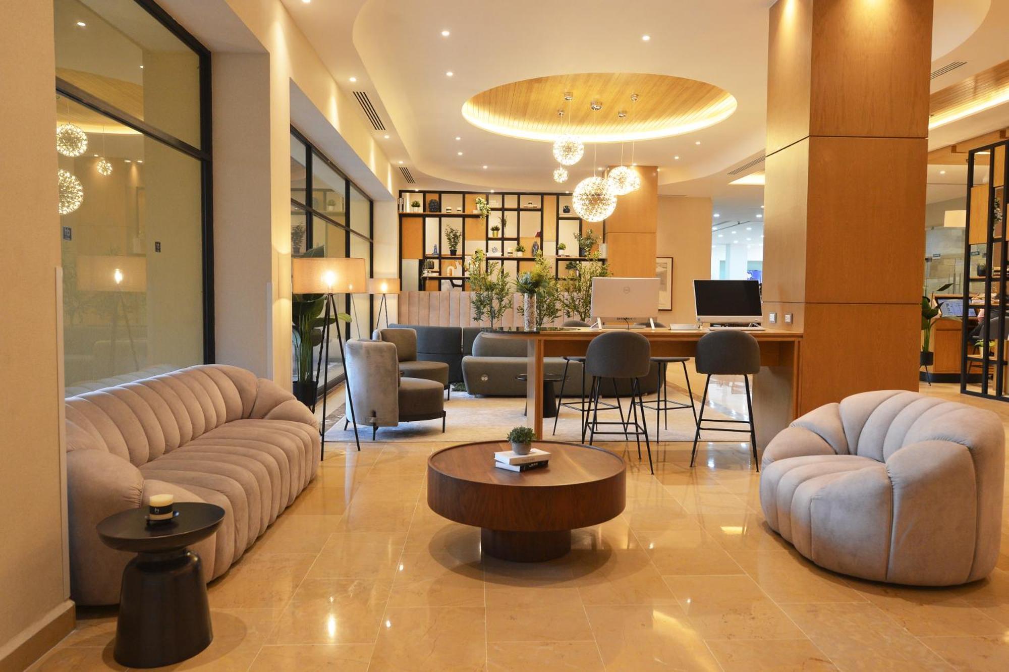 Hb Hotel
