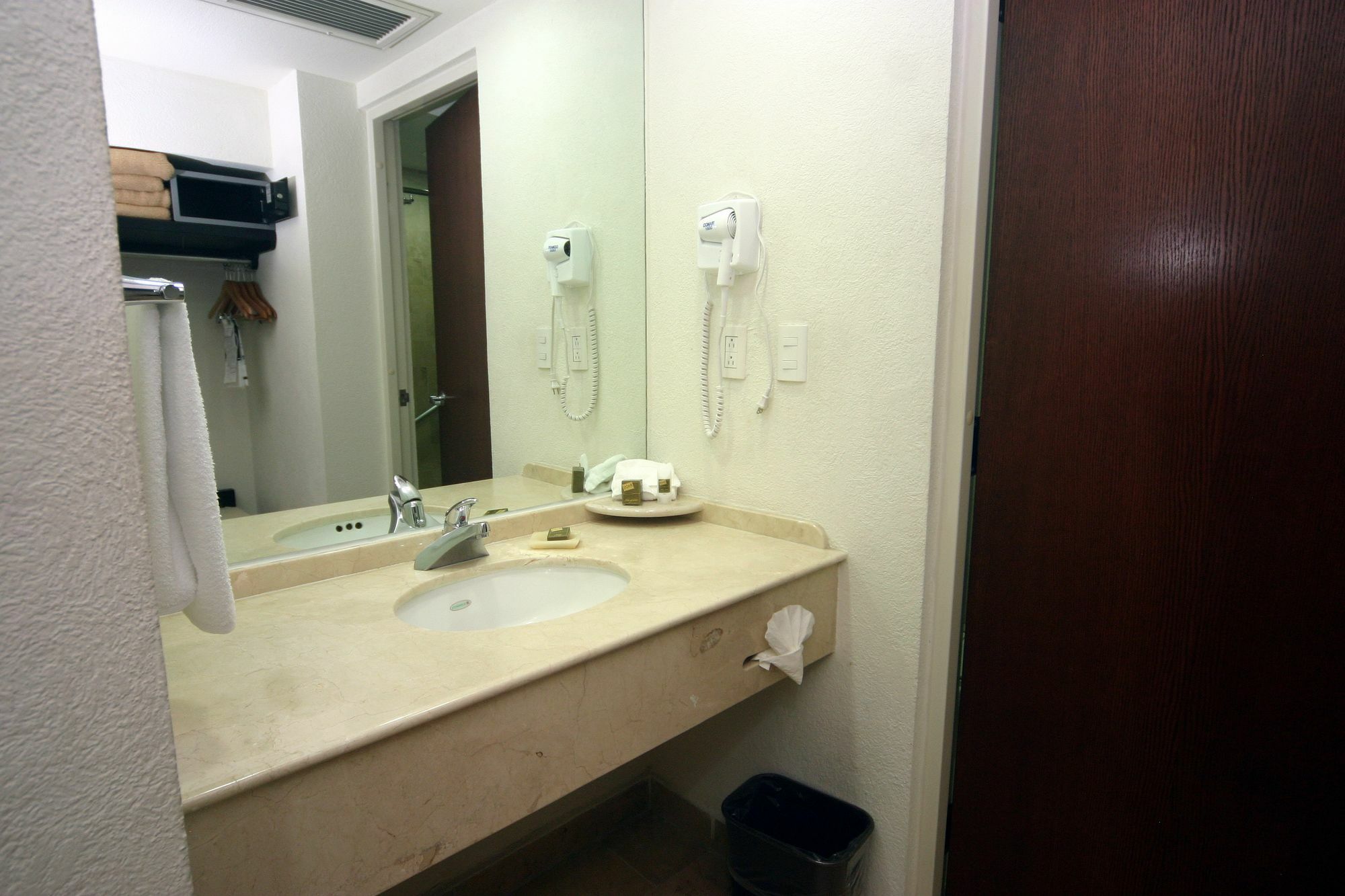 Hb Hotel 4*
