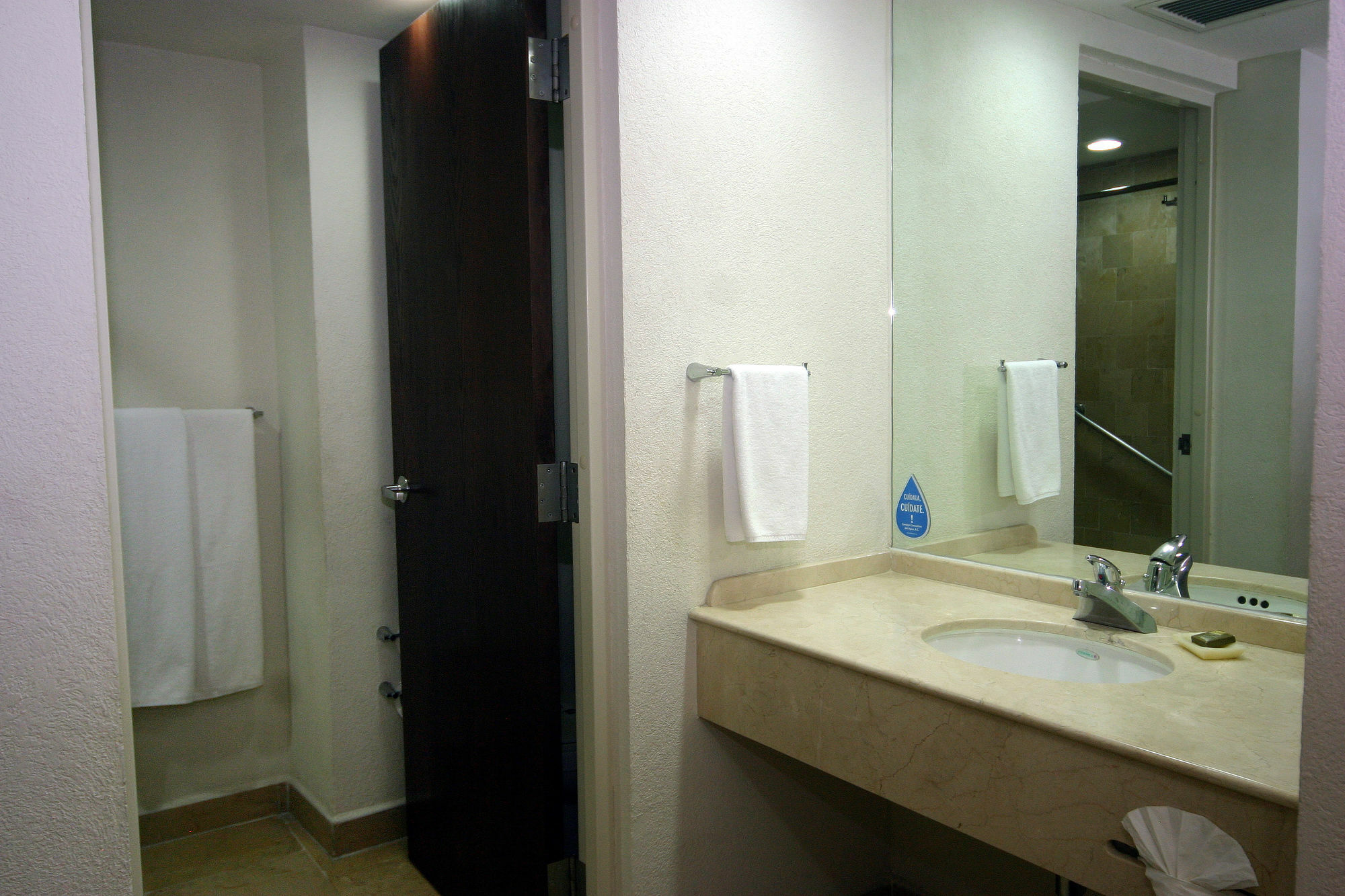 Hb Hotel